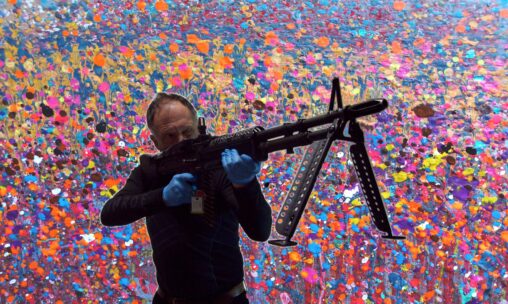 Alan Dedman with an M60 machine gun weapon of choice picture